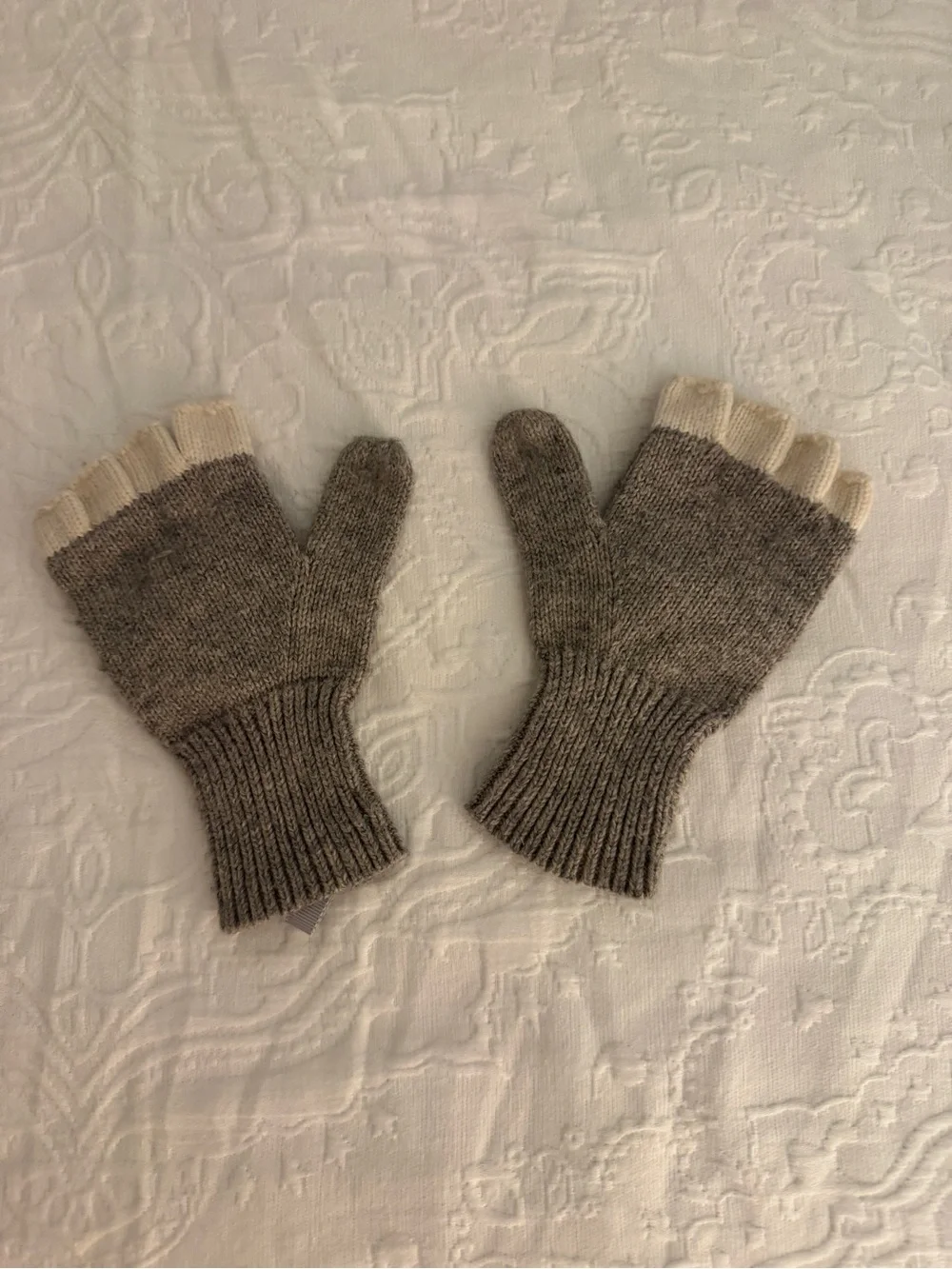 Crewcuts Gray Knit Convertible Fingerless Gloves with Cream Tips